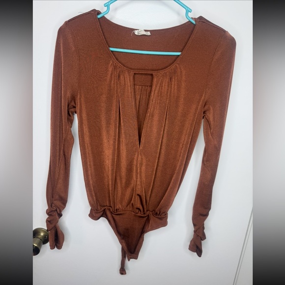 Intimately by FREE PEOPLE
Kaya Keyhole Bodysuit - Picture 4 of 8